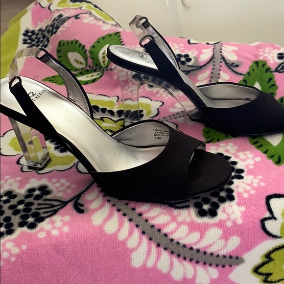 Shoes - Picture 2 of 3